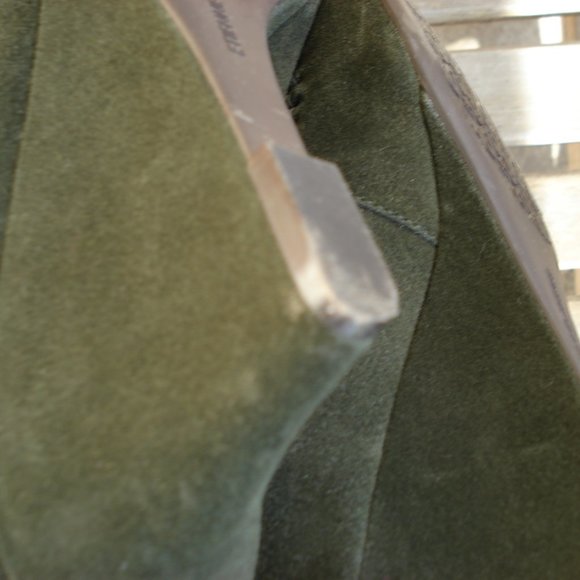 ETIENNE AIGNER == Loden Green Suede Leather Wedges Sz. 10/ Box - Picture 12 of 13